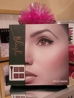Profusion blush boutique rosette palette with a blush brush and 4 blushes. BNIB.
